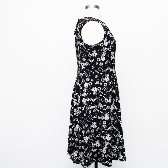 Calvin Klein |  Knit Printed Floral A-Line Dress - Picture 5 of 14